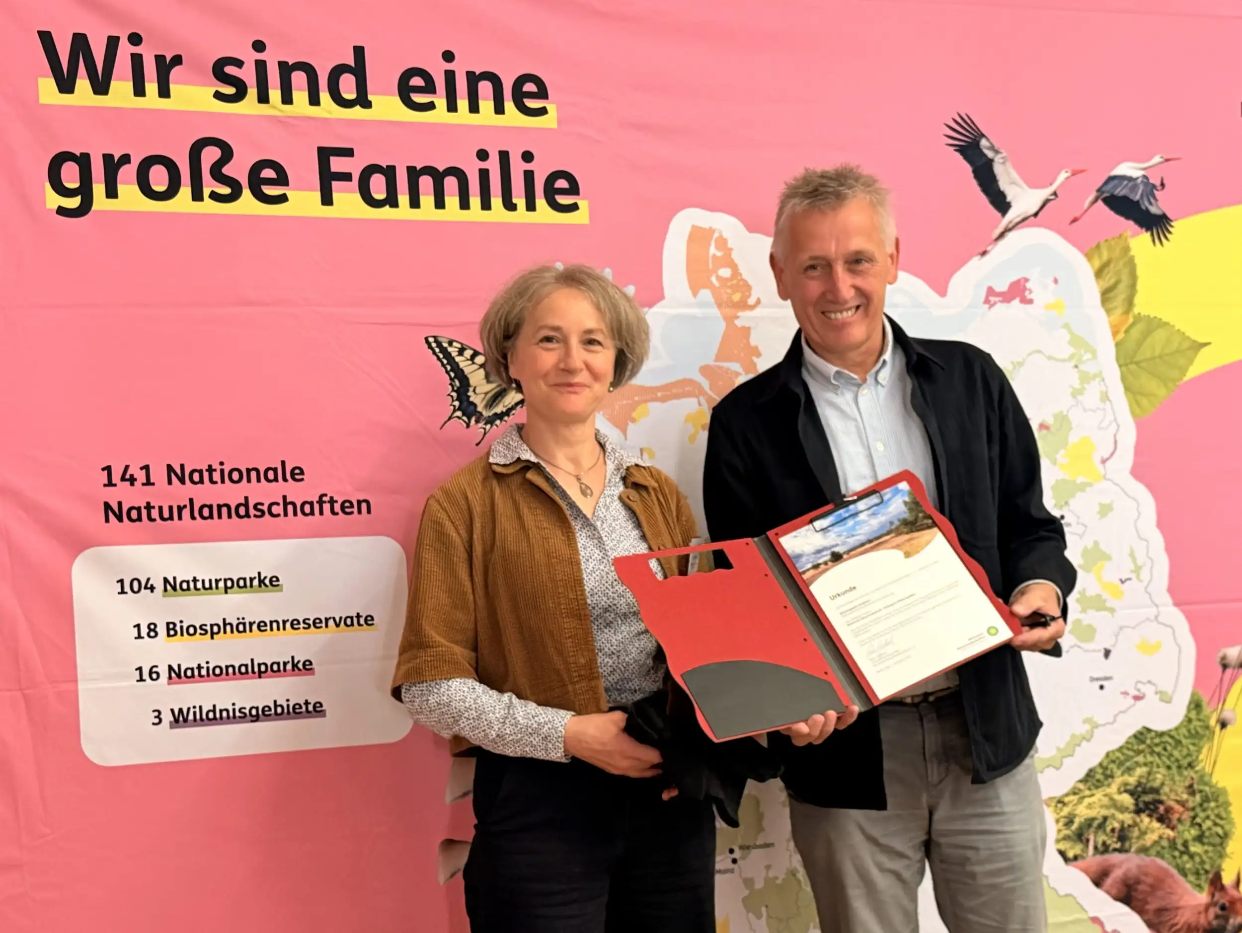 Übergabe Zertifikat Anerkennung Wildnisgebiet