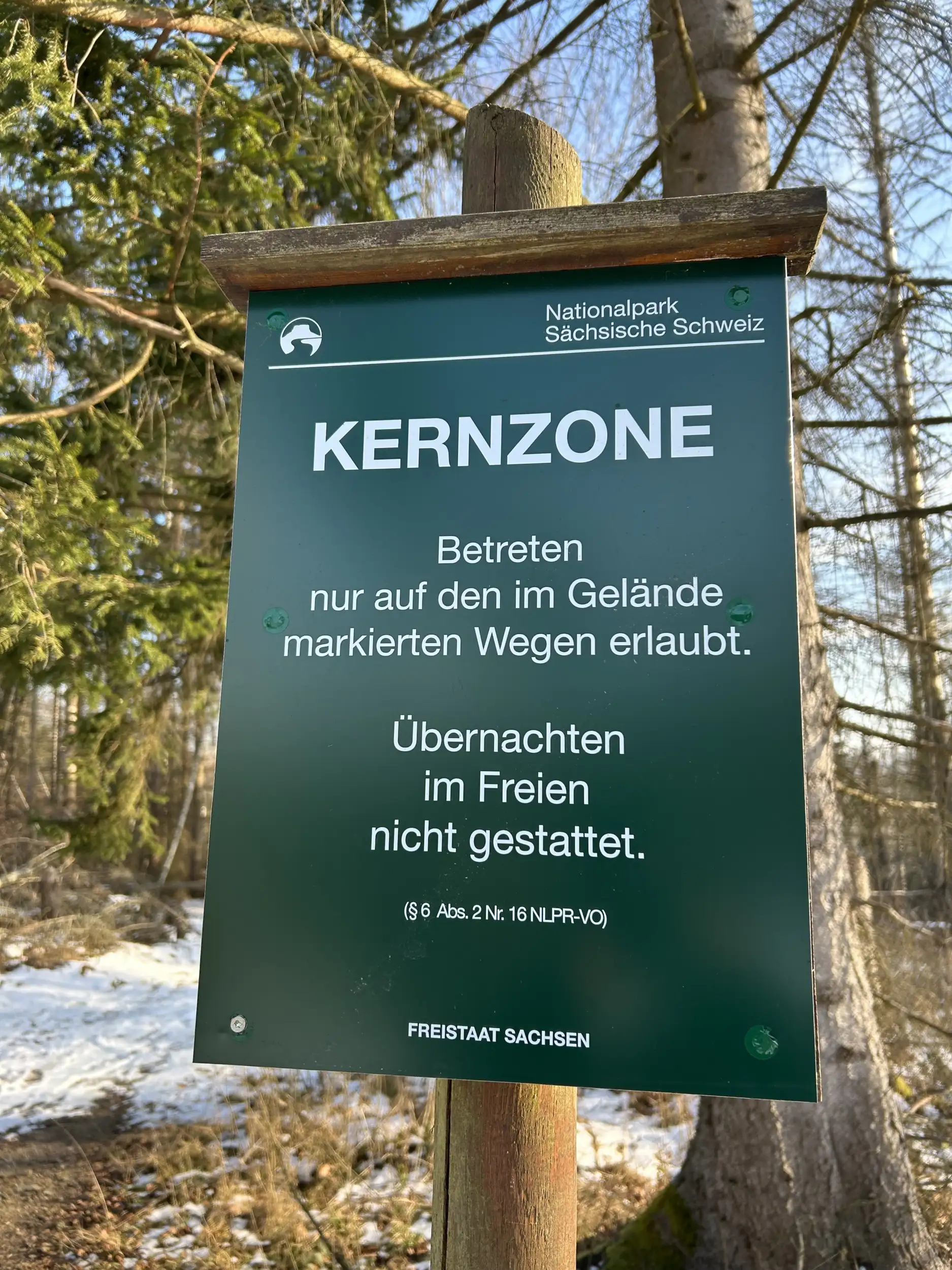 Kernzonenschild im Nationalpark Sächsische Schweiz